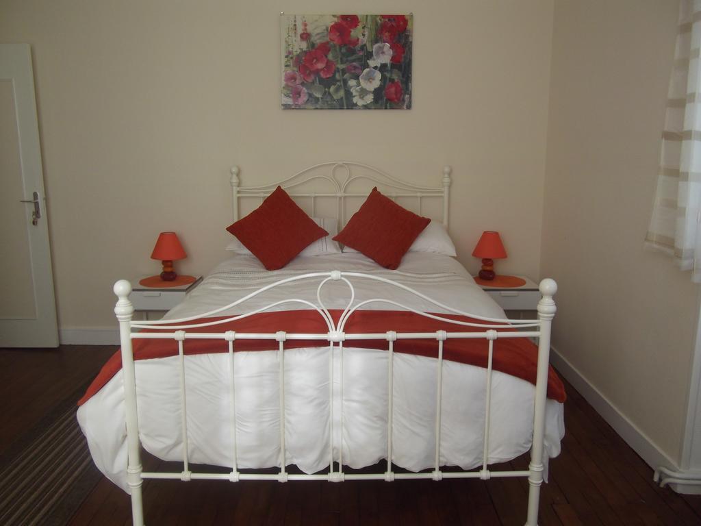 Scott Vacances Chambres D'Hotes Gondeville 자르나크 객실 사진