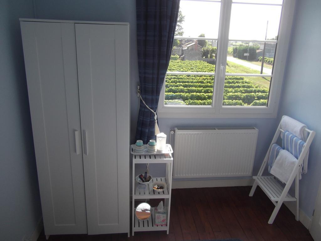 Scott Vacances Chambres D'Hotes Gondeville 자르나크 객실 사진